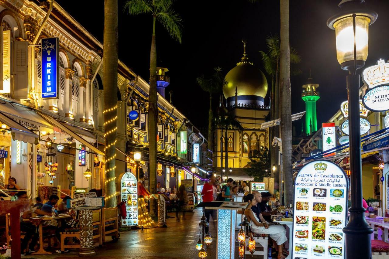 Met A Space Pod At Arab Street Singapore Exterior foto